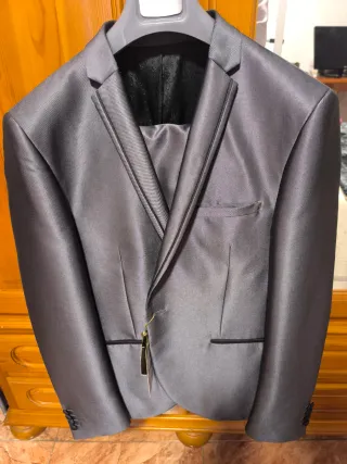 Traje de ceremonia gris