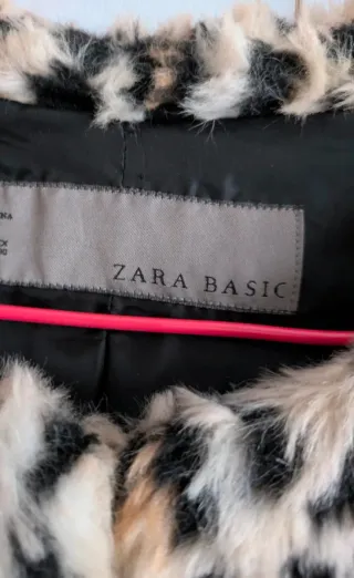 Abrigo sintético estampado leopardo