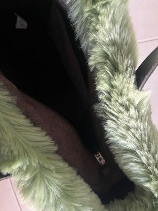 Bolso O bag naranja con detalles verdes