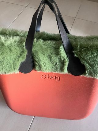 Bolso O bag naranja con detalles verdes