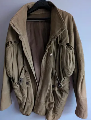 Chaqueta 3/4 Piel, color militar