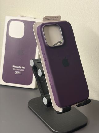 Cover iPhone 16 Pro Silicone MagSafe Apple