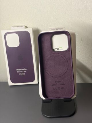 Cover iPhone 16 Pro Silicone MagSafe Apple