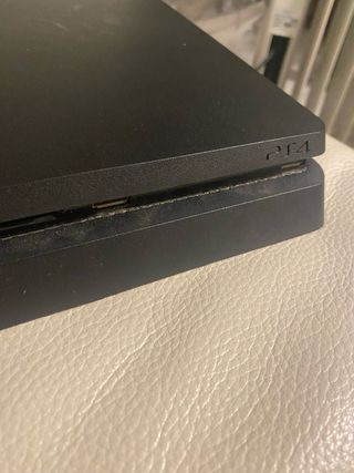 Consola PS4 Negra + Mando Rojo