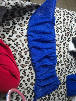 Vestido azul brillante de fiesta