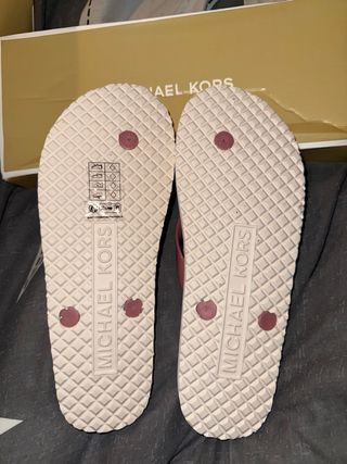 Chanclas Michael Kors Beige y Rosa