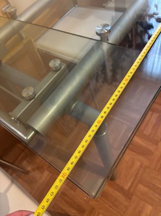 Mesa cristal diseño y 4 sillas comedor