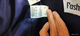 Abrigo corto azul Bucno