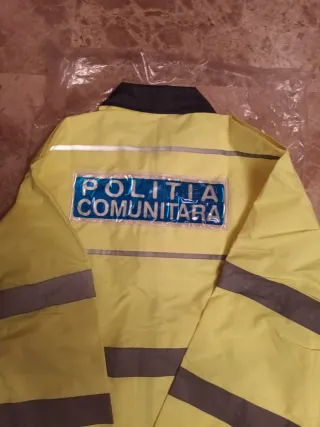 Impermeable Coleccionistas Amarillo NUEVO 6€