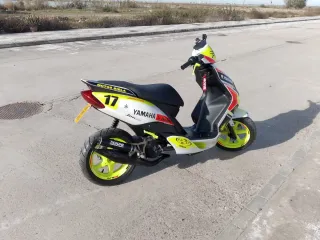 Yamaha Jog RR personalizada