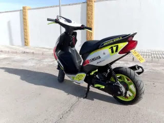 Yamaha Jog RR personalizada