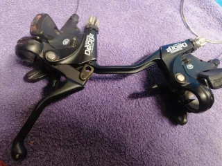 Manetas Shimano ST-M510 Deore peso 240g v-brake