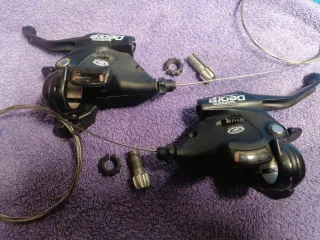 Manetas Shimano ST-M510 Deore peso 240g v-brake