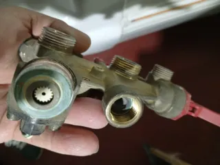 Válvula 3 vías Caldera Roca