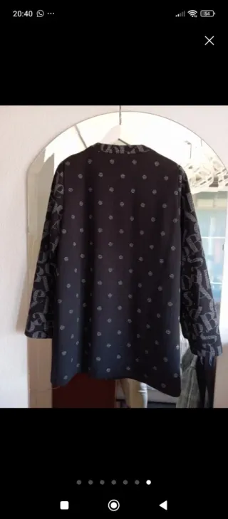 Chaqueta DIVAS negra M/38/10 con estampado gris