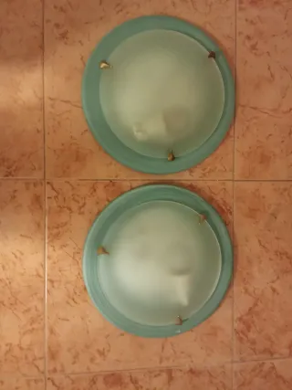 Lámparas de techo verdes y transparentes