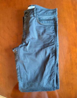 Pantalón Zara Encerado Talla 38 Negro