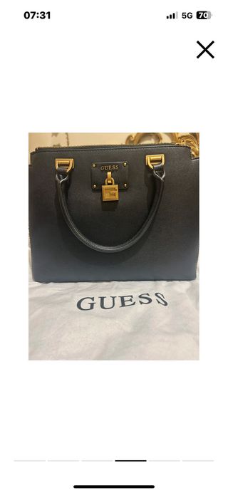 Borsa nera Guess con lucchetto