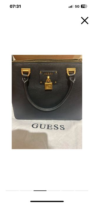Borsa nera Guess con lucchetto