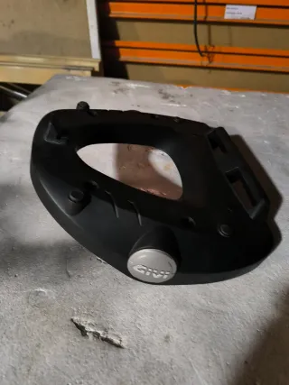 Baúl Givi 46L Negro