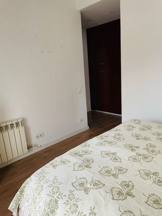 Amplio piso de 3 habitaciones con excelente ubi.