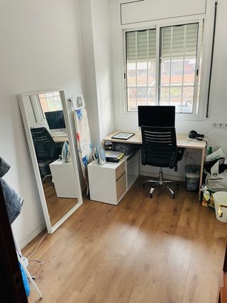 Amplio piso de 3 habitaciones con excelente ubi.