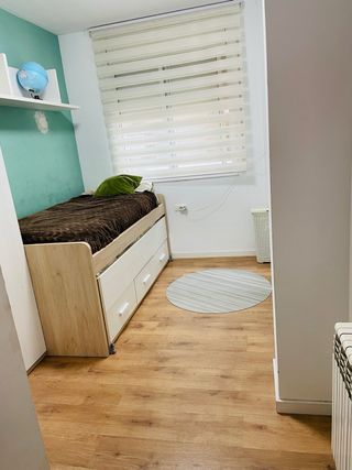 Amplio piso de 3 habitaciones con excelente ubi.