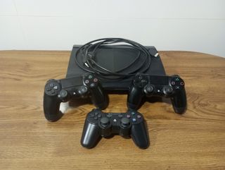 Pack PS3 Slim Sony Negro + Mandos