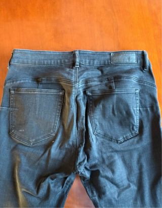 Pantalón Pitillo Push Up Pull&Bear Talla 40