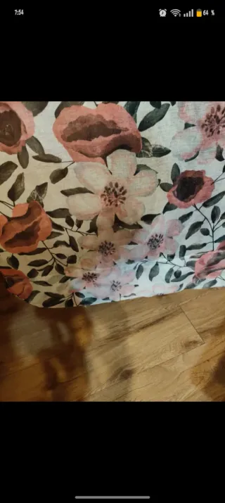 Cortina con estampado floral