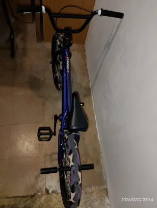 Bicicleta BMX Conor Rave Morada