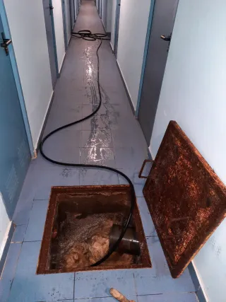 Desatascos de tuberías y obras pocería en gral.