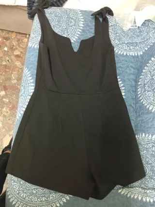 Mono corto escote tirantes lazo