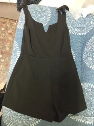 Mono corto escote tirantes lazo