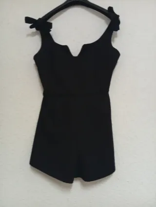 Mono corto escote tirantes lazo