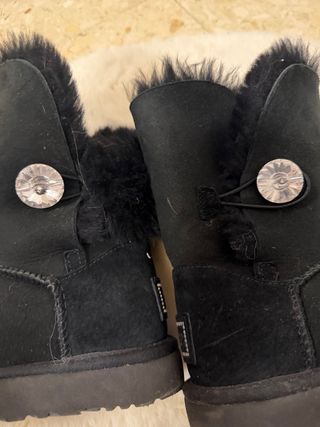 Botas UGG negras con pedrería