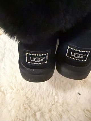 Botas UGG negras con pedrería