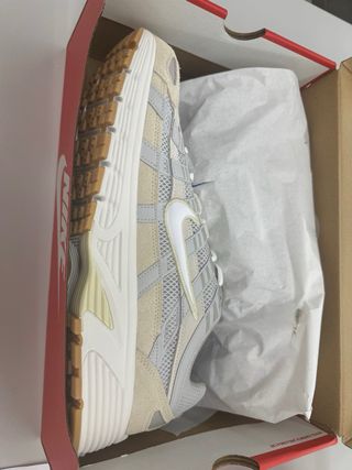Nike P-6000 SE College Gris Beige