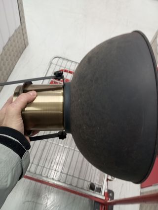 Lámpara de techo colgante negra y dorada