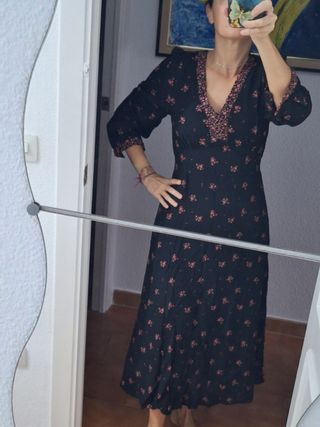 Precioso vestido negro estampado floral