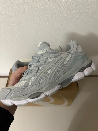 Asics Gel NYC Gris/Blanco Talla 42.5
