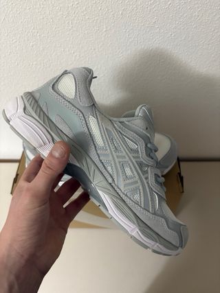 Asics Gel NYC Gris/Blanco Talla 42.5