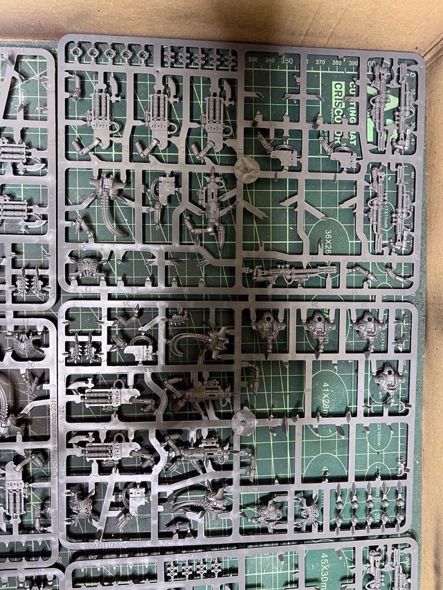 Necrons 10x Deathmarks & Bits