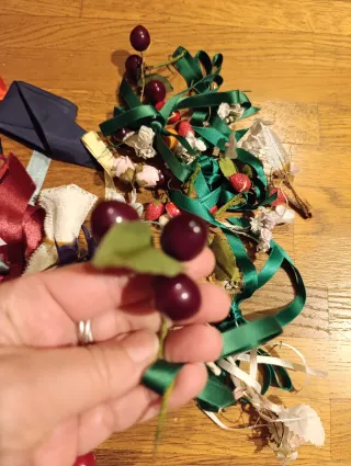 Nastri e decorazioni assortiti