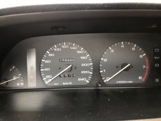 Mazda 323 1990