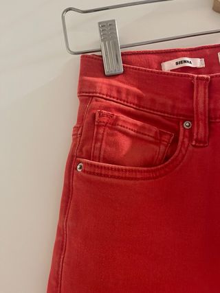 Pantalón Vaquero Rojo