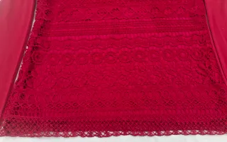 Blusa Talla M Encaje. Medidas en descripción