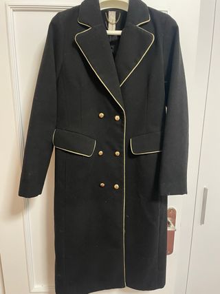 Abrigo lana negro mujer fabricado en España.