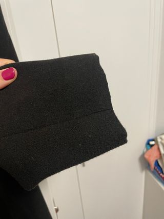 Abrigo lana negro mujer fabricado en España.