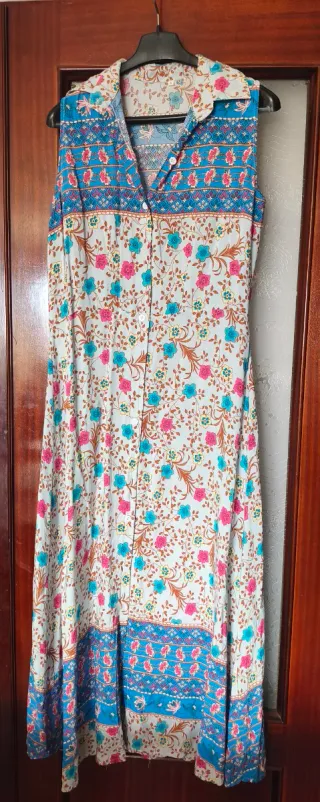 Vestido estampado floral sin mangas